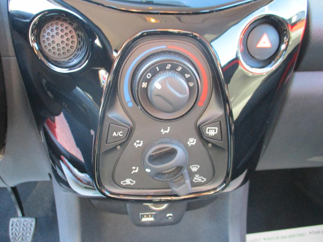 Citroen C1 VTi 72 S&S 5 porte Shine