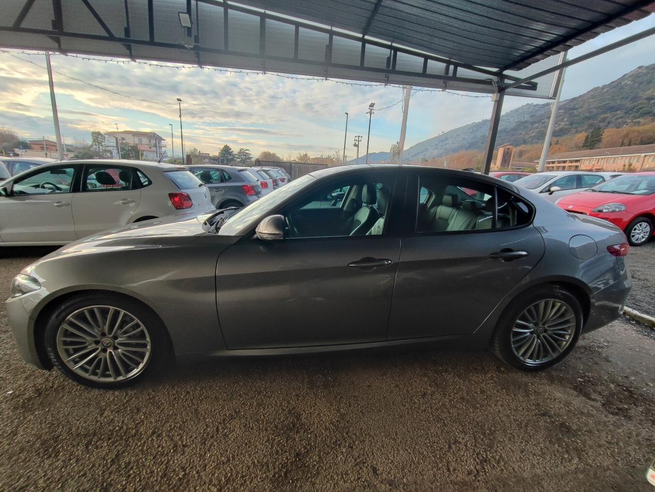 Alfa Romeo Giulia 2.2 Turbodiesel 180 CV AT8 Business Sport Launch Ed.