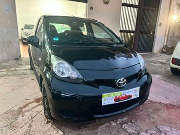 TOYOTA AYGO 1.0 68CV 2012 EURO 5 TOTAL BLACK