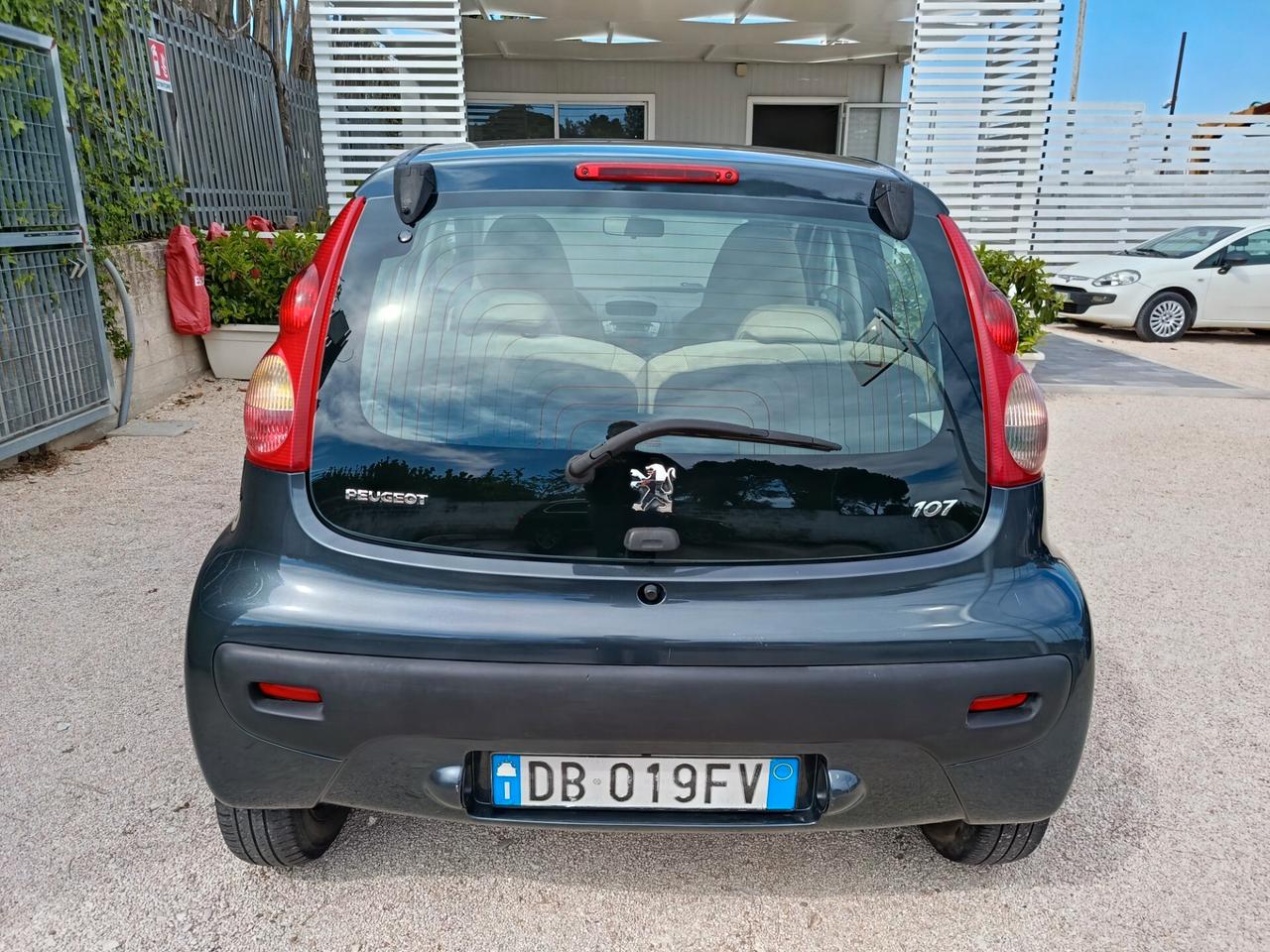 Peugeot 107 1.4 HDi 5p. Sweet Years