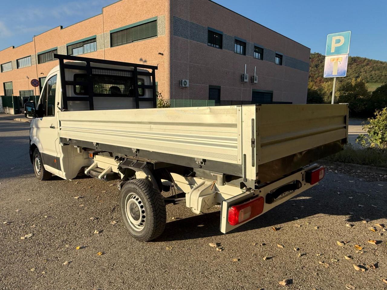 VOLKSWAGEN Crafter Ribaltabile trilaterale crafter 35 2.0 tdi 140cv L3 ribalt.tril. Business