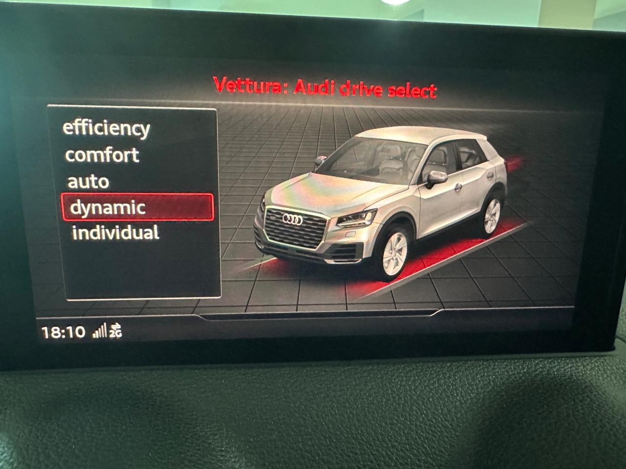 Audi Q2 35 TDI S tronic Identity Black