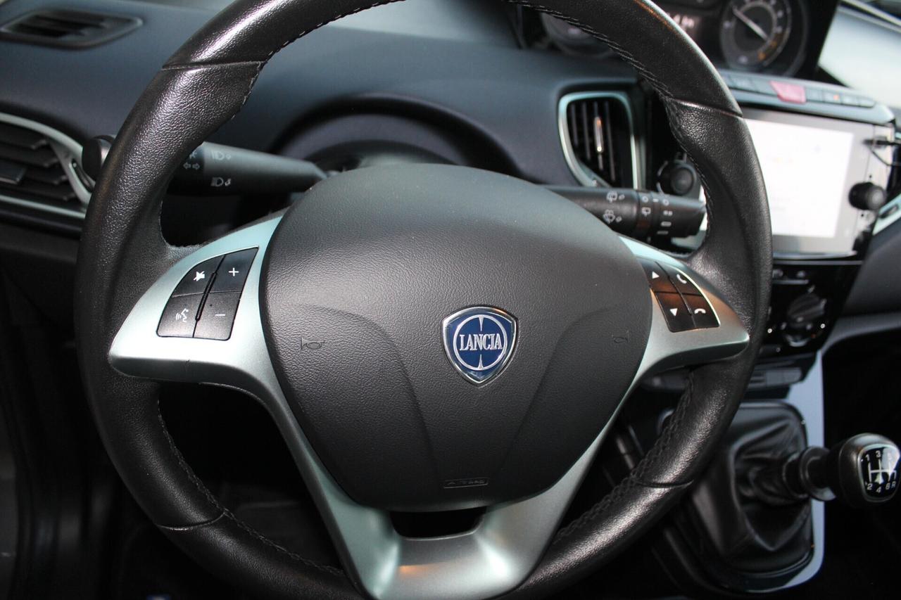 Lancia Ypsilon 1.0 Hybrid Gold