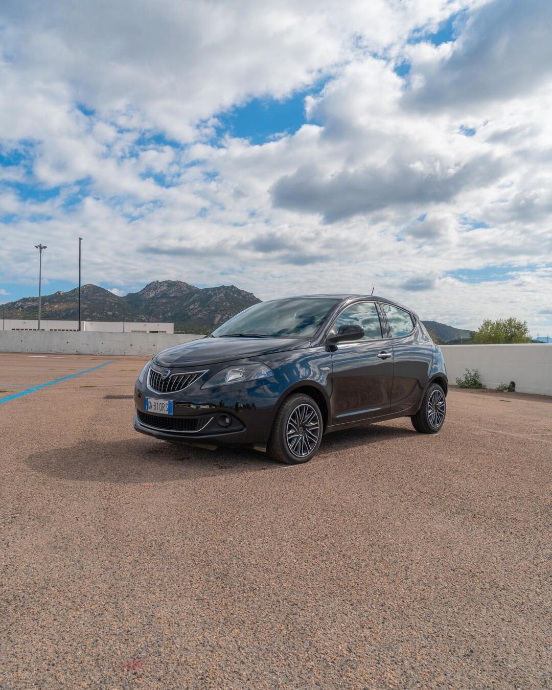 Lancia Ypsilon 1.0 FireFly 5 porte S&S Hybrid Gold