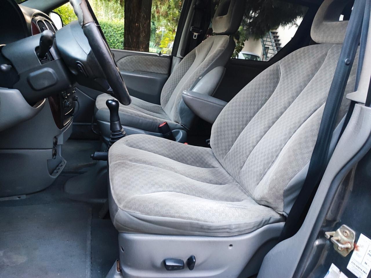 Chrysler Voyager 2.5 CRD 7 posti