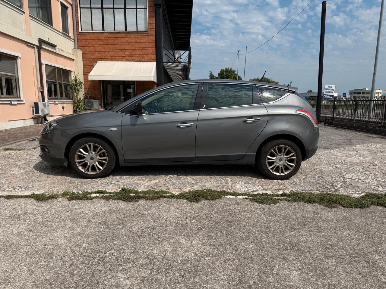 Lancia Delta 1.6 MJT DPF 105 CV Gold