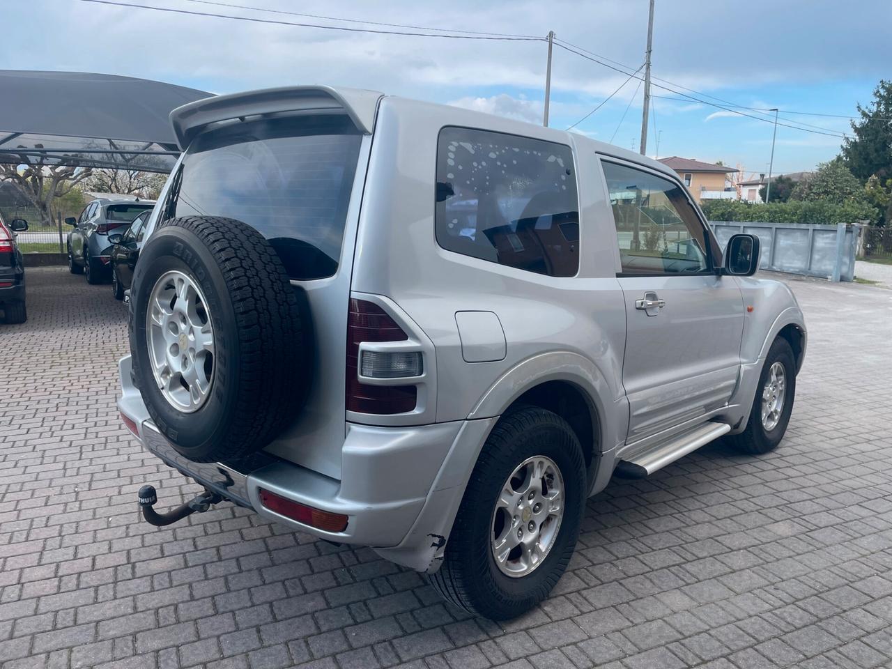 Mitsubishi Pajero 3.2 16V DI-D 3p. GLX