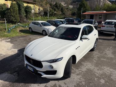 Maserati Levante - Tetto panoramico