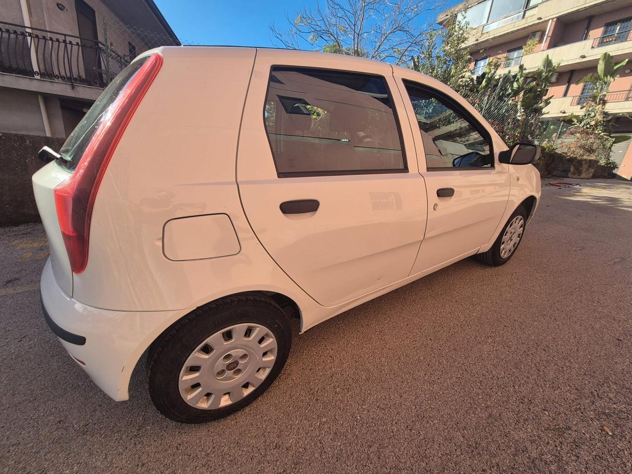 Fiat Punto 1.2 benzina 60cv 5 porte 2010