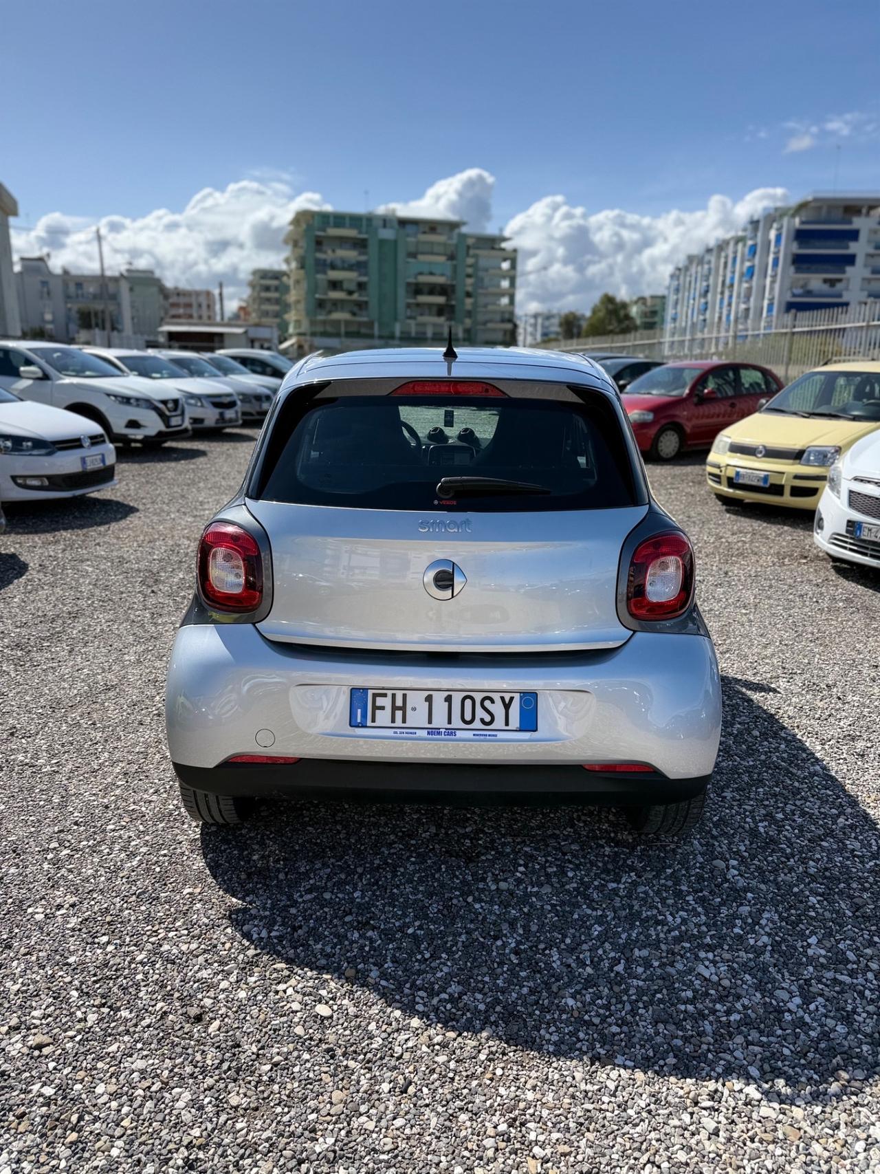 Smart ForFour 70 1.0 twinamic Safetown Silver