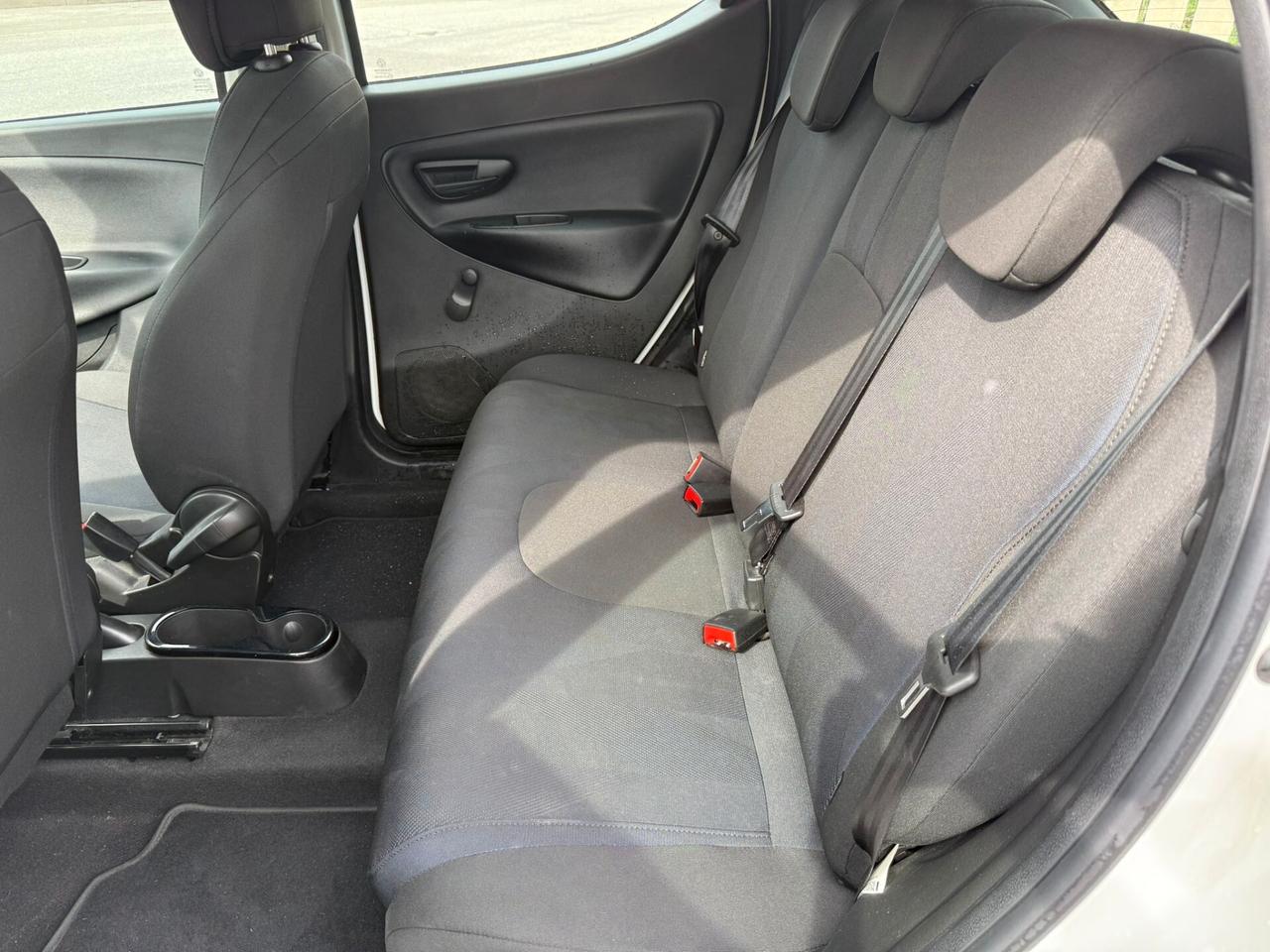 Lancia Ypsilon 1.2 69 CV 5 porte S&S Platinum NEOPATENTATI OK