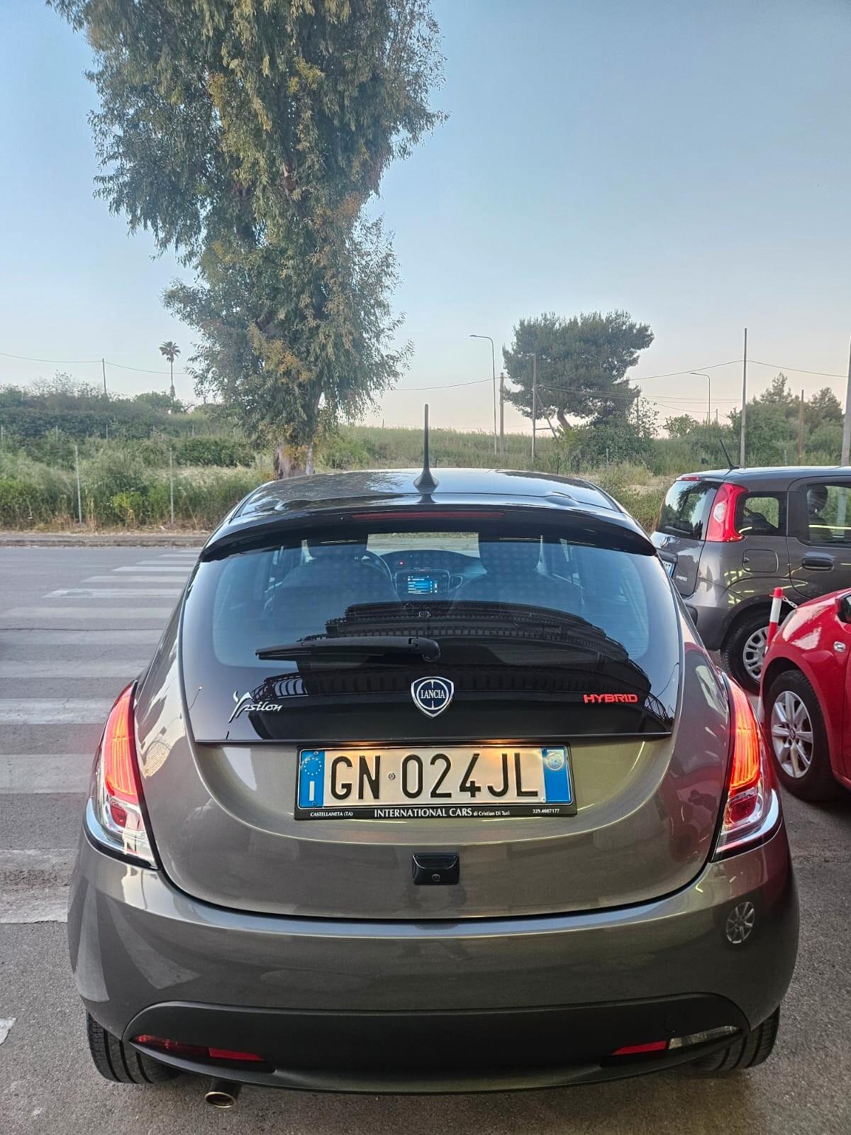 Lancia Ypsilon 1.0 Firefly Hybrid S&S GOLD 70CV