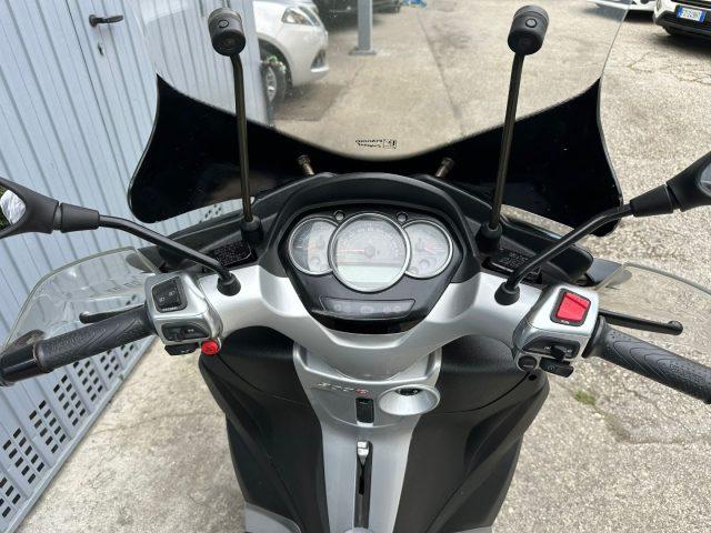 PIAGGIO MP3 LT 300 Yourban patente B