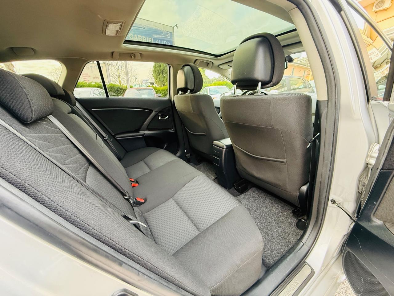 Toyota Avensis 2.2 D-Cat aut. Wagon Executive E5A