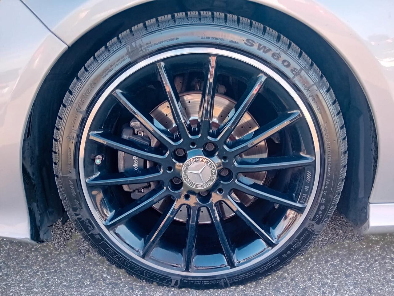 Mercedes-Benz CLA 220 Shooting Brake d Premium Dark Night auto E6
