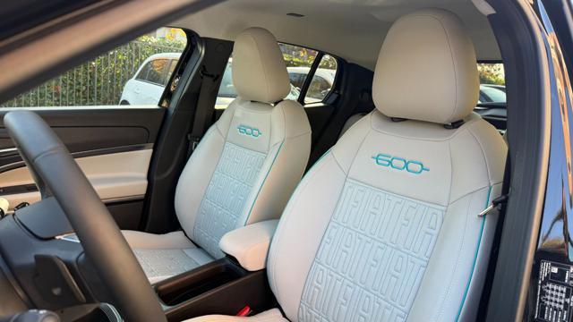 FIAT 600 HYBRID 1.2 110CV DCT MHEV LA PRIMA*24M.G.*CAM360°*