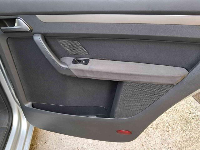 VOLKSWAGEN Touran 2.0 16V TDI Highline 7 posti neopatentati