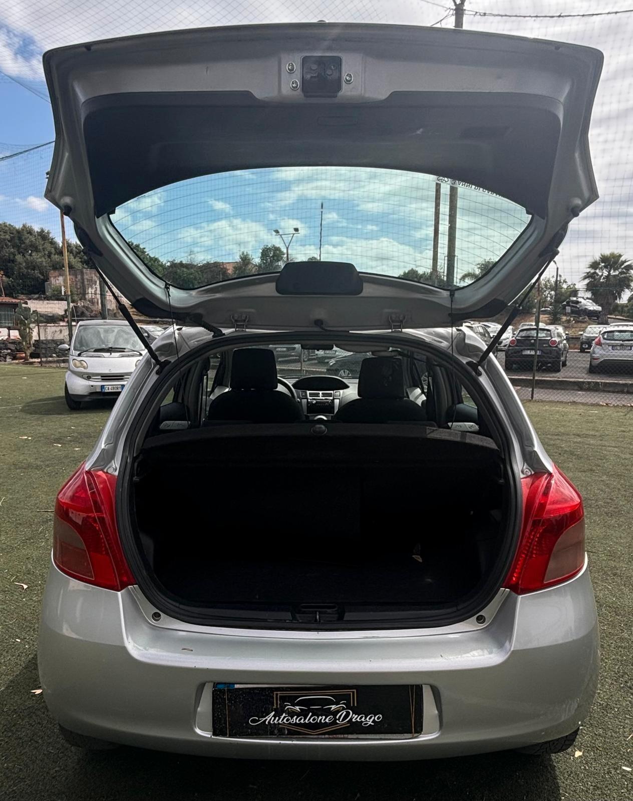 Toyota Yaris 1.0 5 porte