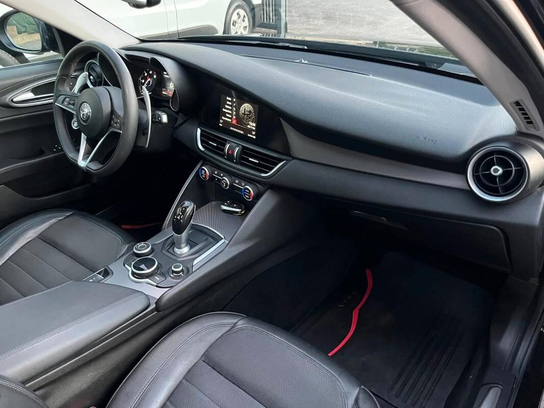 Alfa Romeo Giulia 2.2 t Super 180cv auto