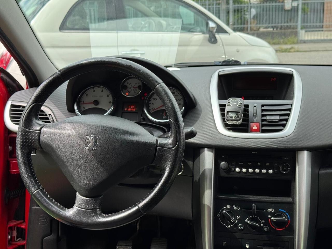 Peugeot 207 1.4 8V 75CV 3p. X Line