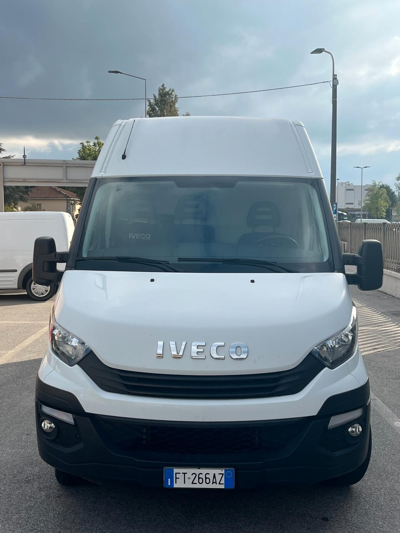 Iveco Daily 2.3 Diesel HKa 35 S V Radstand