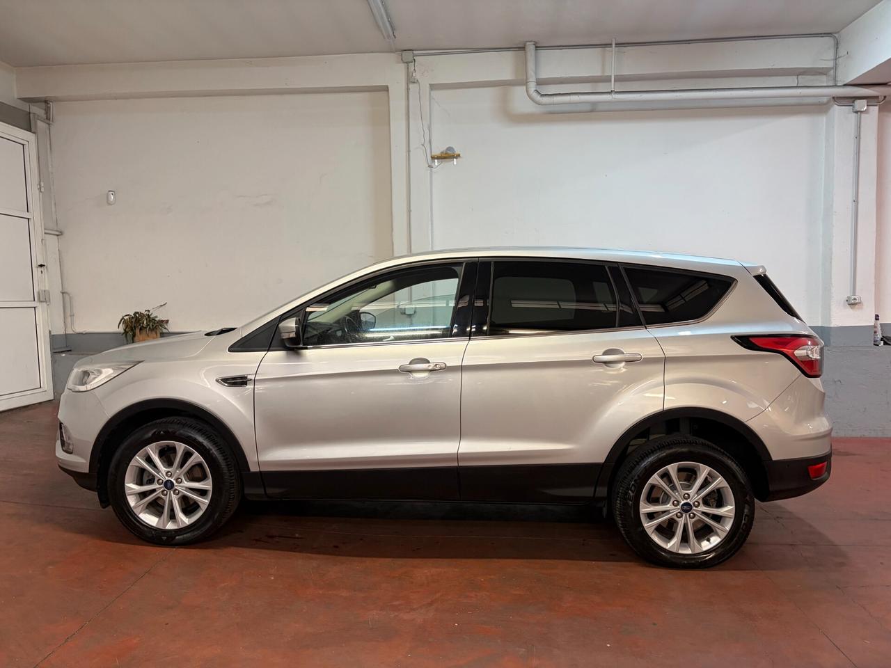 Ford Kuga 1.5 TDCI 120 CV S&S 2WD Powershift Edition
