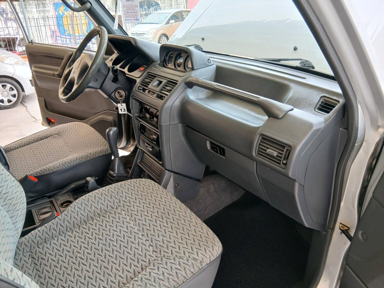 Mitsubishi Pajero 2.5 TDI 3p gancio traino 98