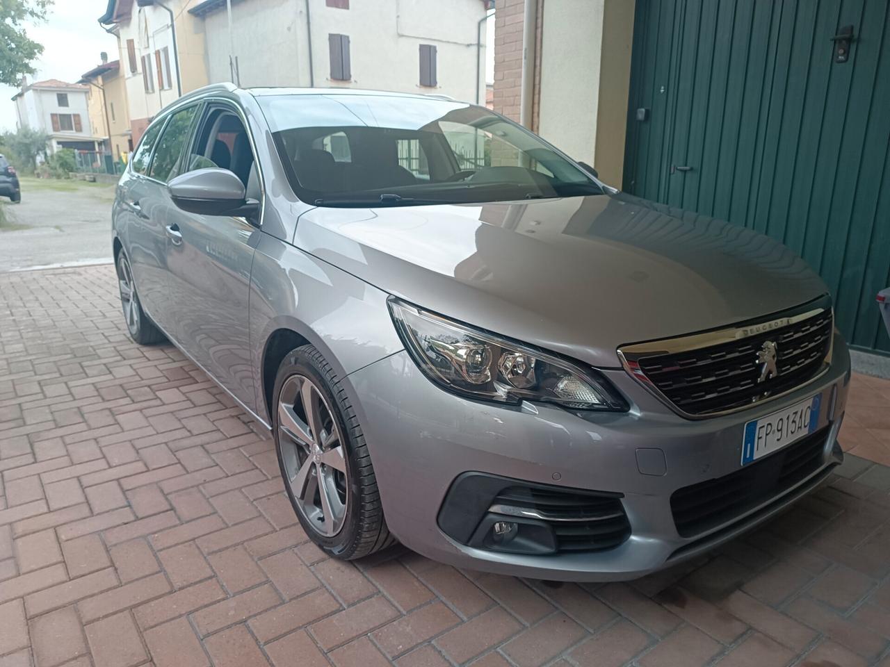 Peugeot 308 BlueHDi 150 S&S SW Allure