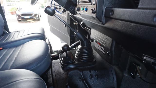 LAND ROVER Defender 110 2.5 Td5 cat S.W. S