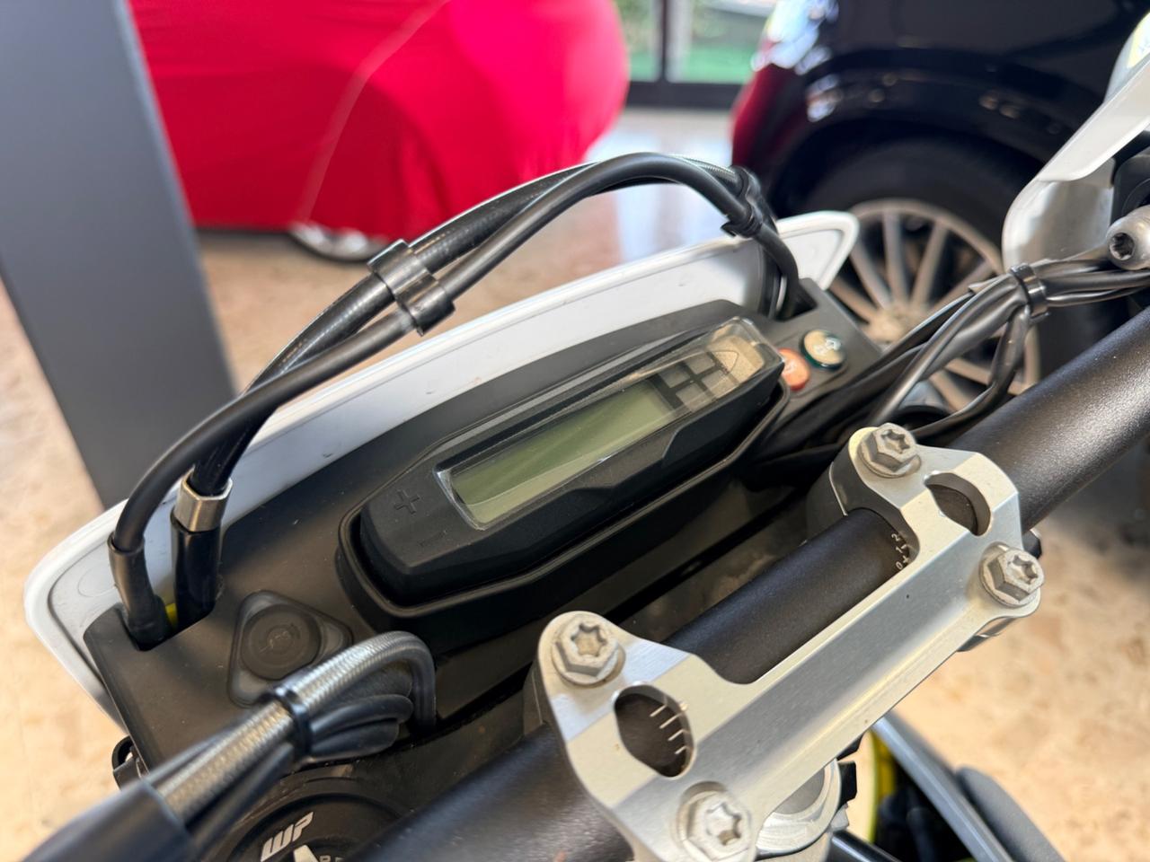 Husqvarna 701 Supermoto 75CV 09/2022