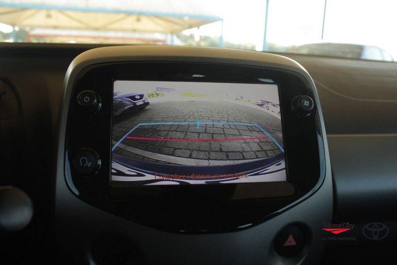 Toyota Aygo Connect 1.0 VVT-i 72 CV 5 porte x-play