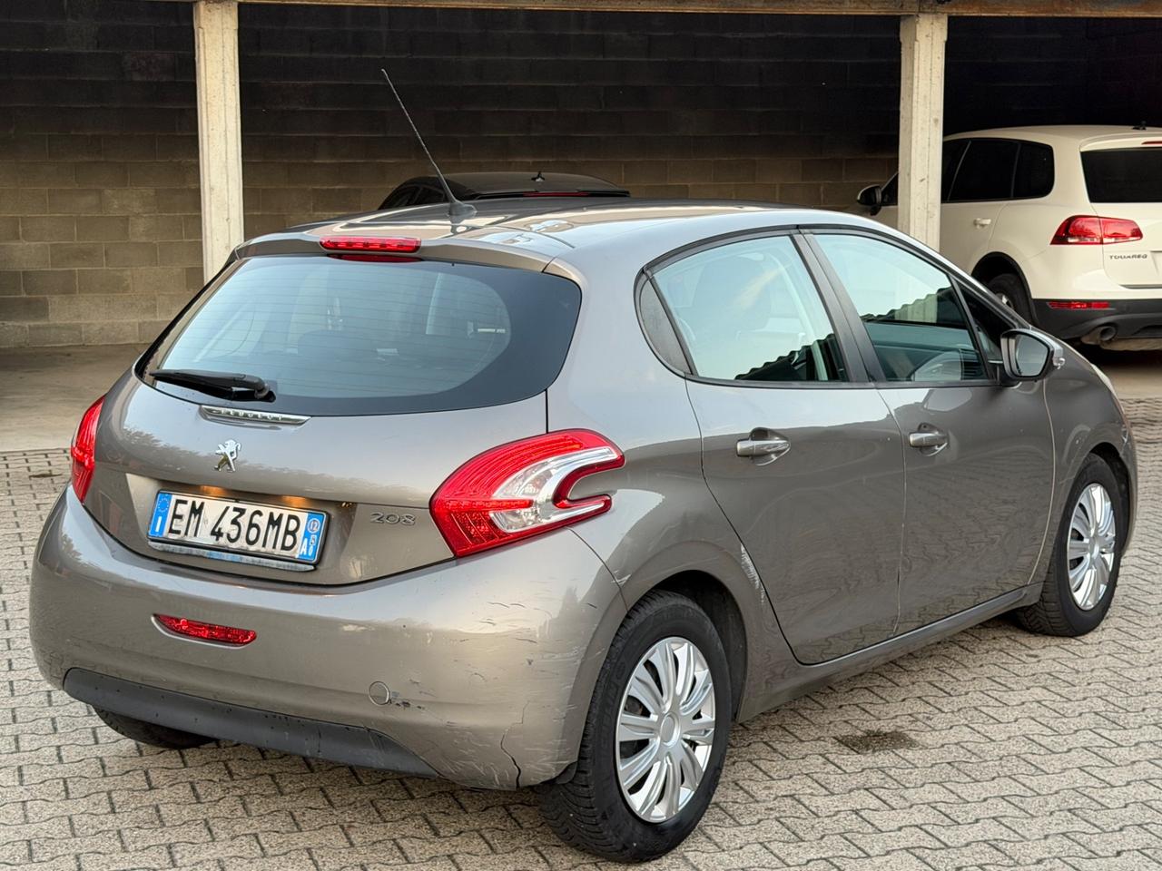 Peugeot 208 1.4 HDi 68 CV 5 porte Allure