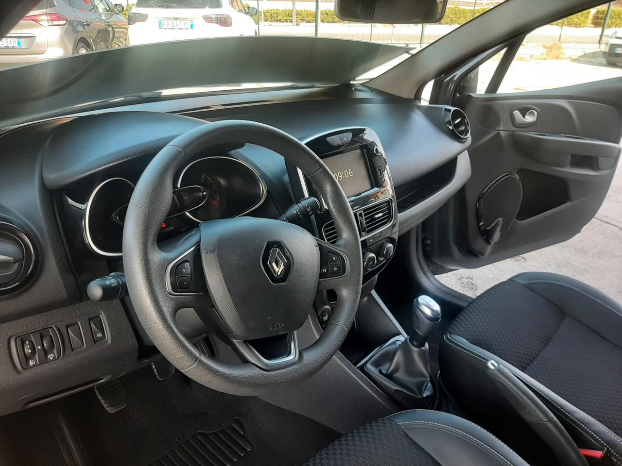 Renault Clio dCi 8V 75 CV 5 porte Moschino Life
