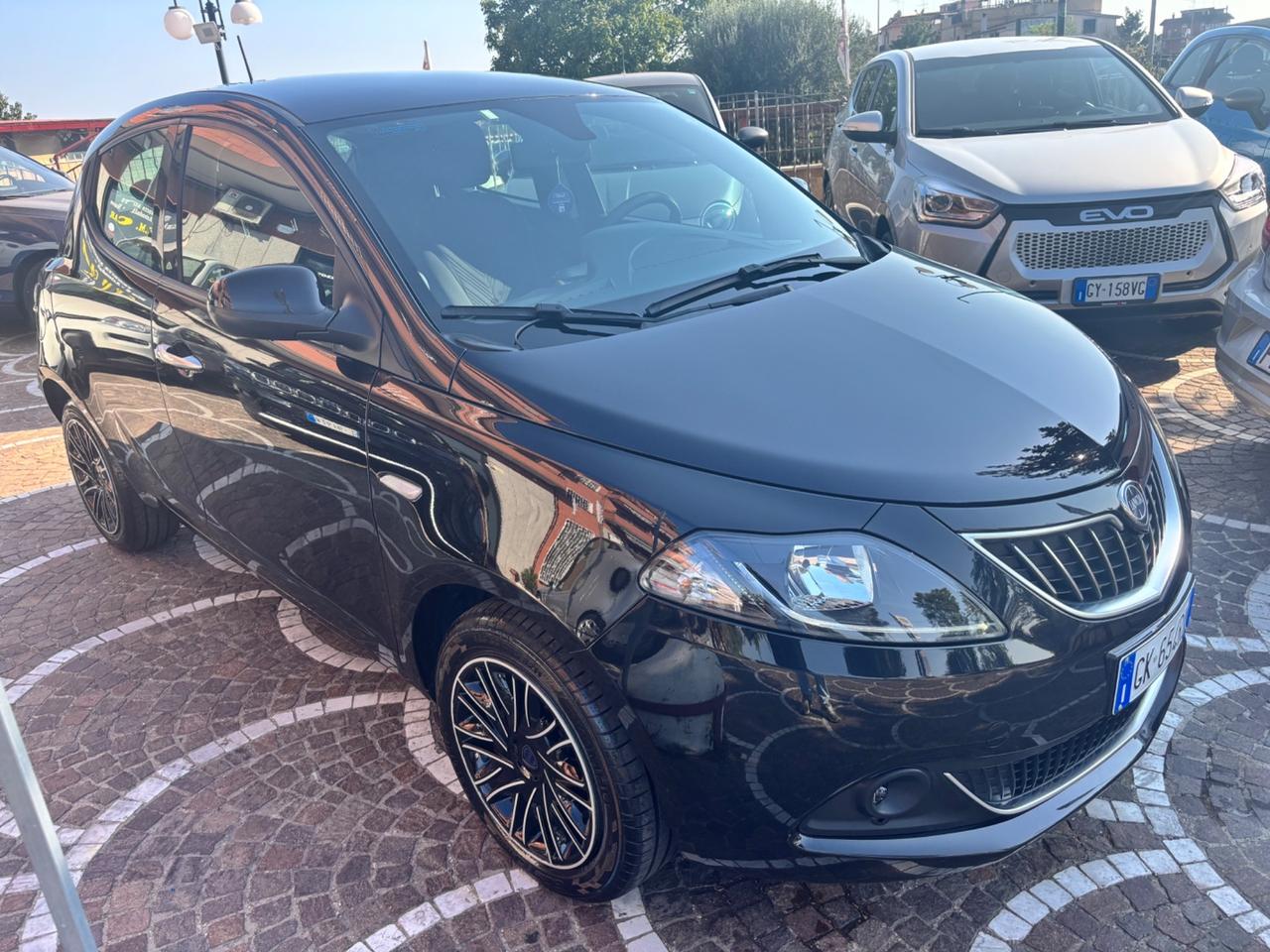 Lancia Ypsilon 1.0 FireFly 5 porte S&S Hybrid Ecochic Gold