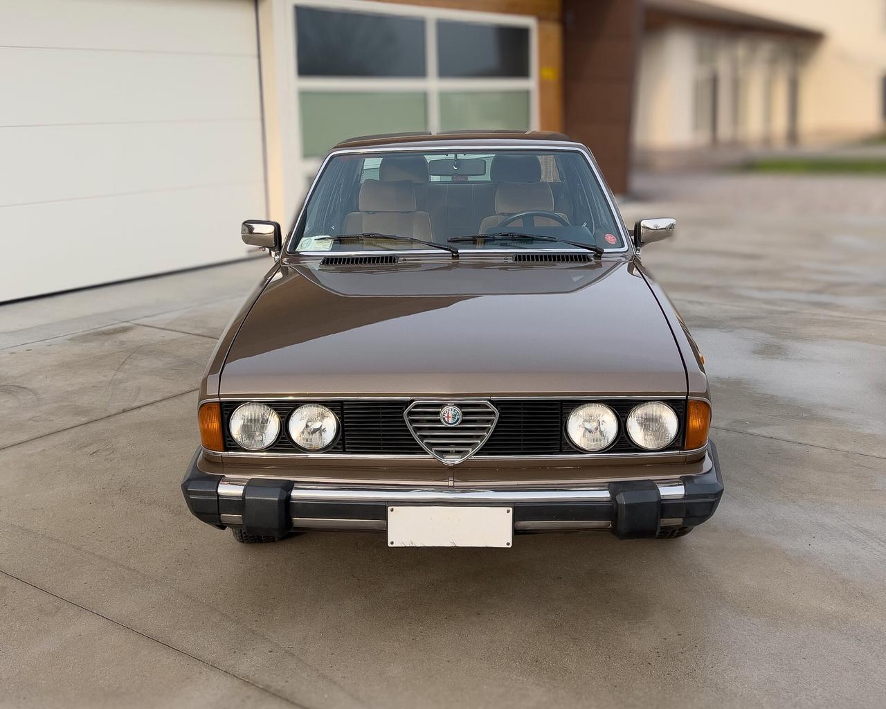 Alfa Romeo 6 2.5 V6