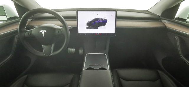 TESLA Model Y Performance Dual Motor AWD -con Autopilot avanzato