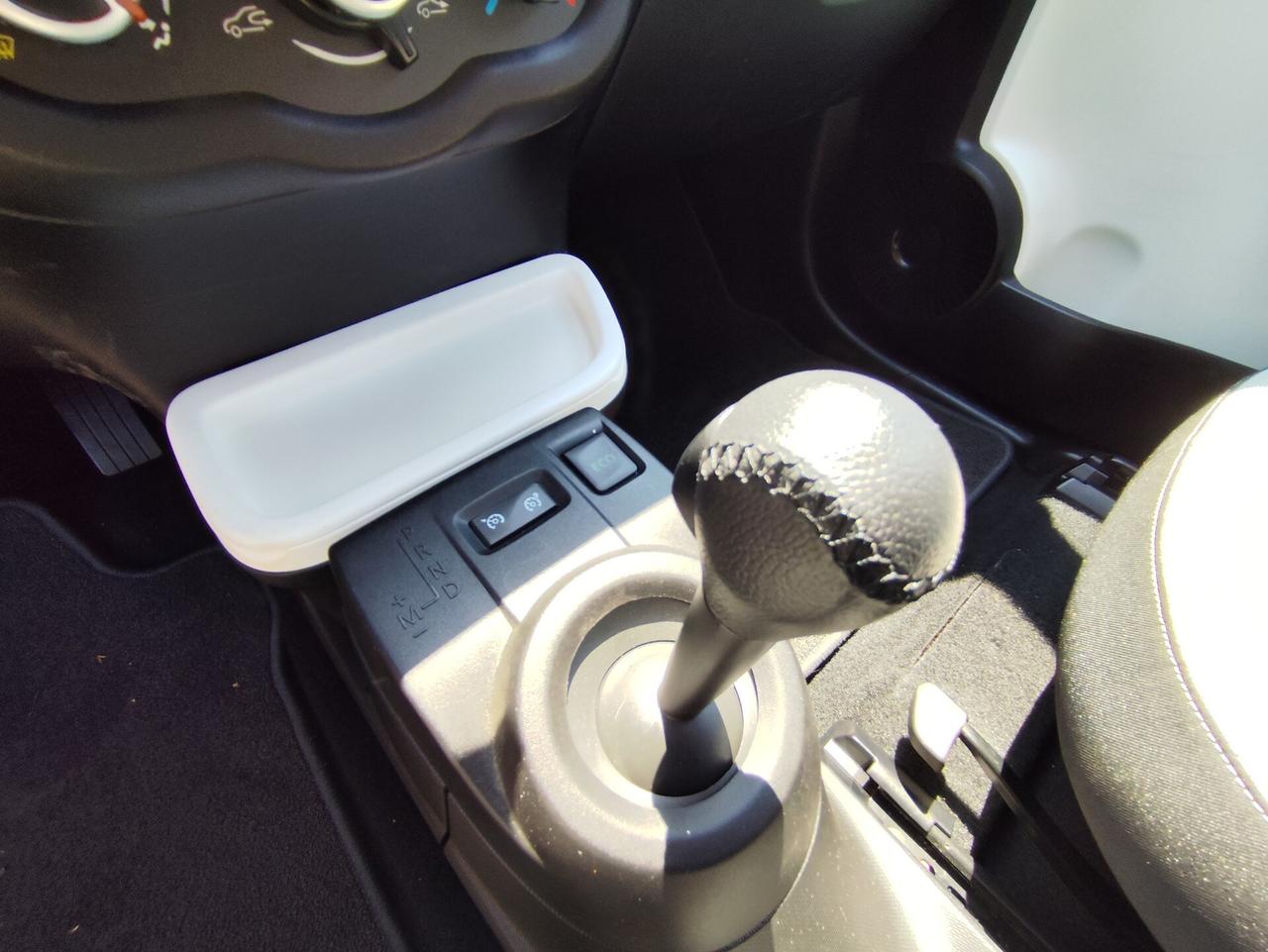 RENAULT Twingo 3ª serie Twingo SCe EDC La Pari...