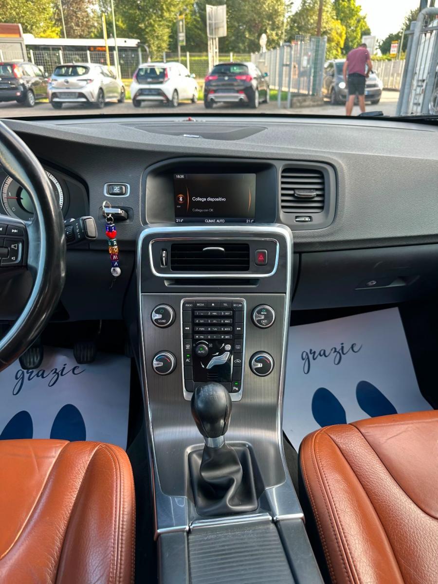 VOLVO - S40 - 2.4 D5 R-design