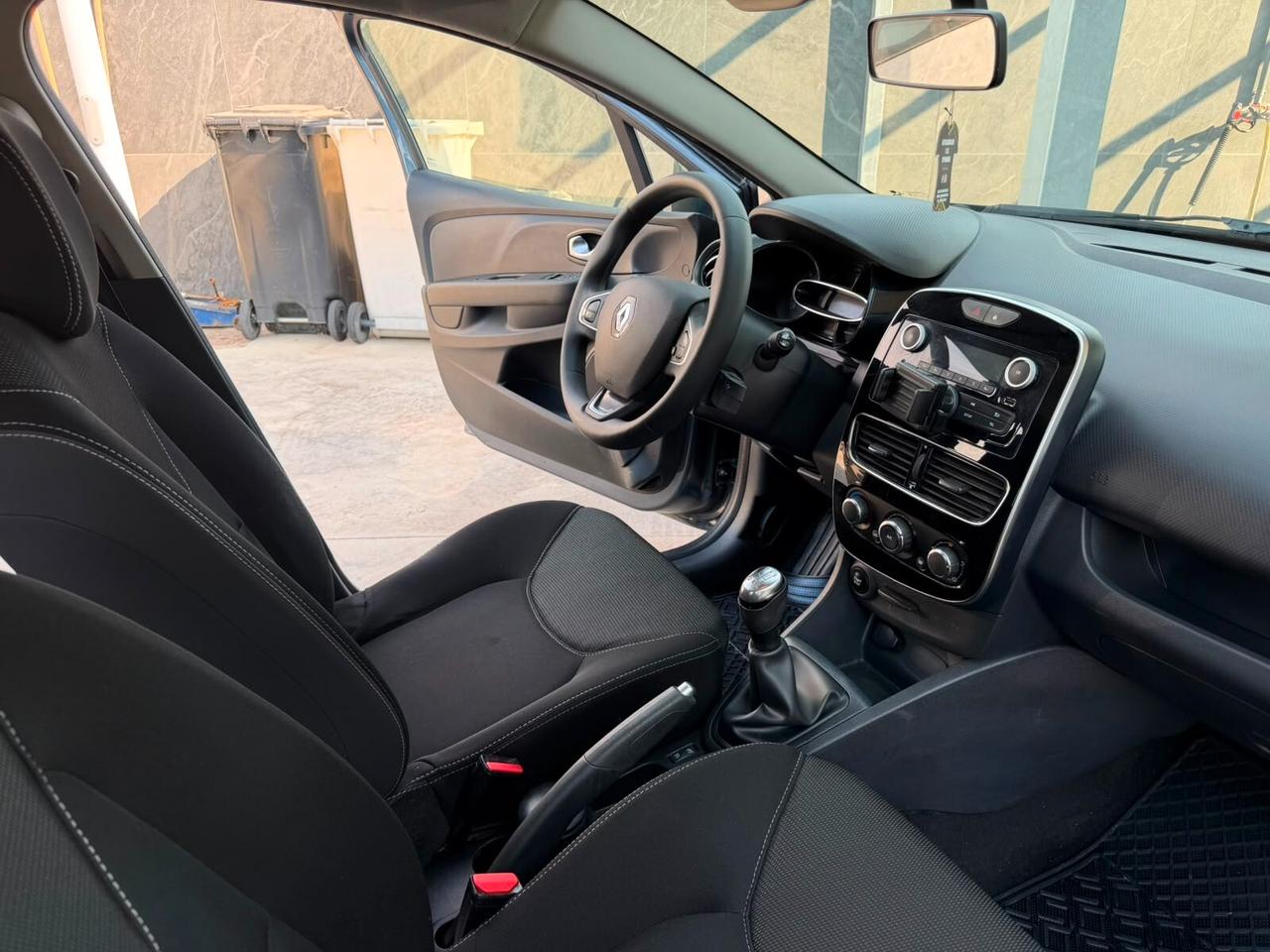Renault Clio 1.2 75CV 5 porte Zen