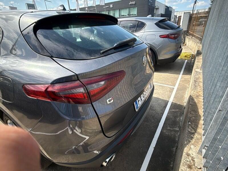 Alfa Romeo Stelvio 2017 2.2 t Business Q4 210cv auto my19