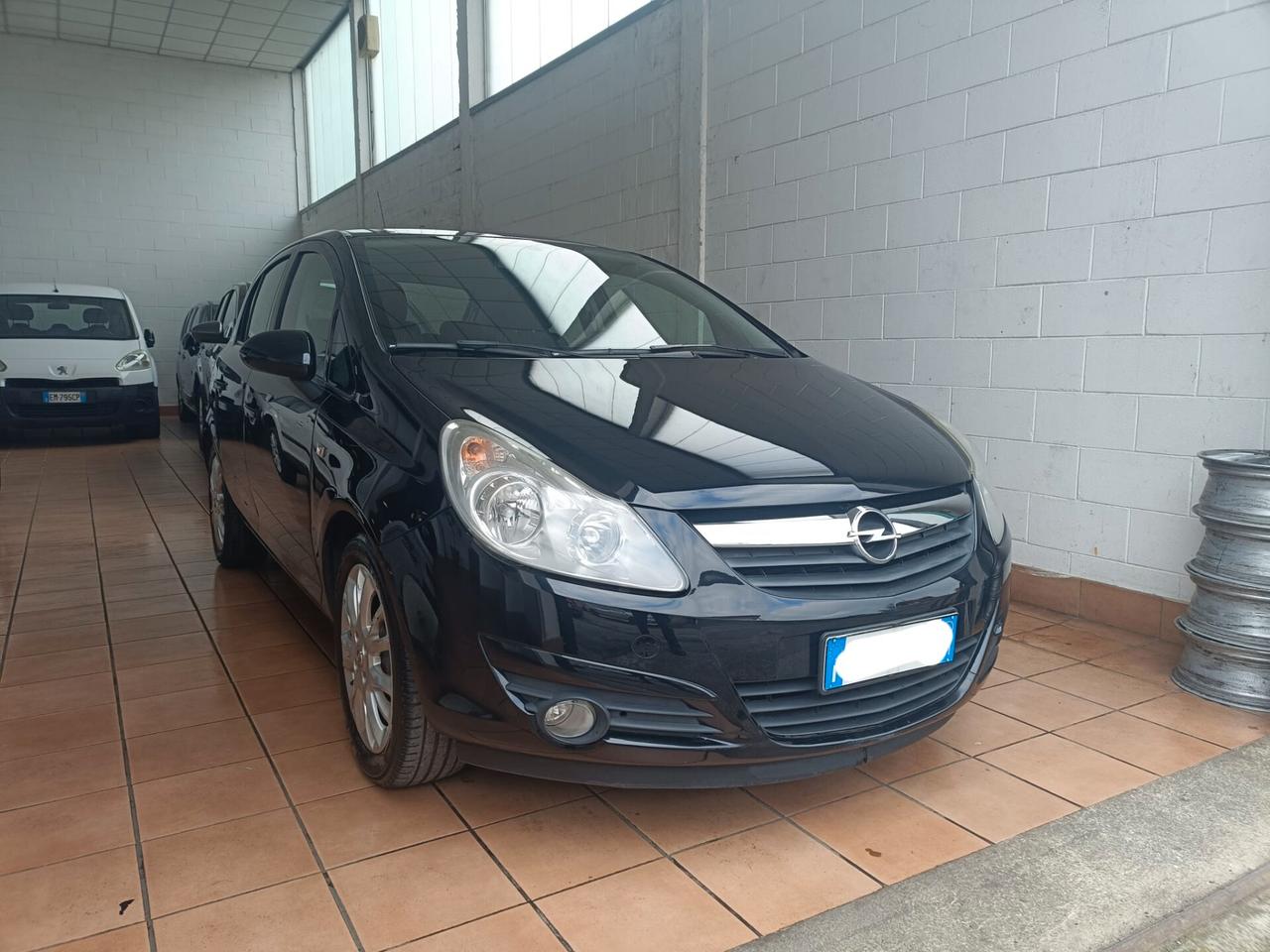 Opel Corsa 5p 1.2 BZ/GPL Cosmo, adatta anche a neop.