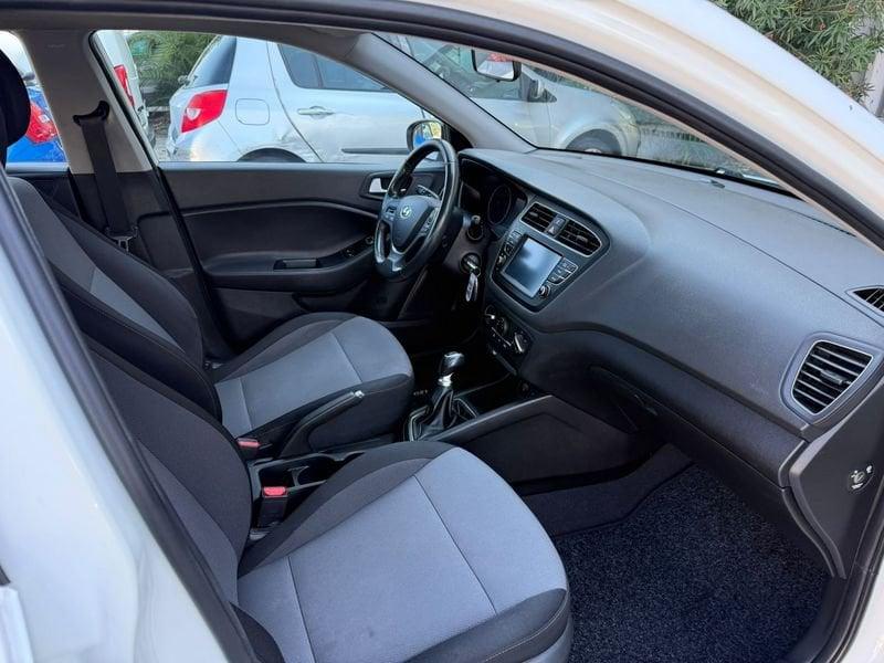 Hyundai i20 1.2 MPI 75cv Connect Line
