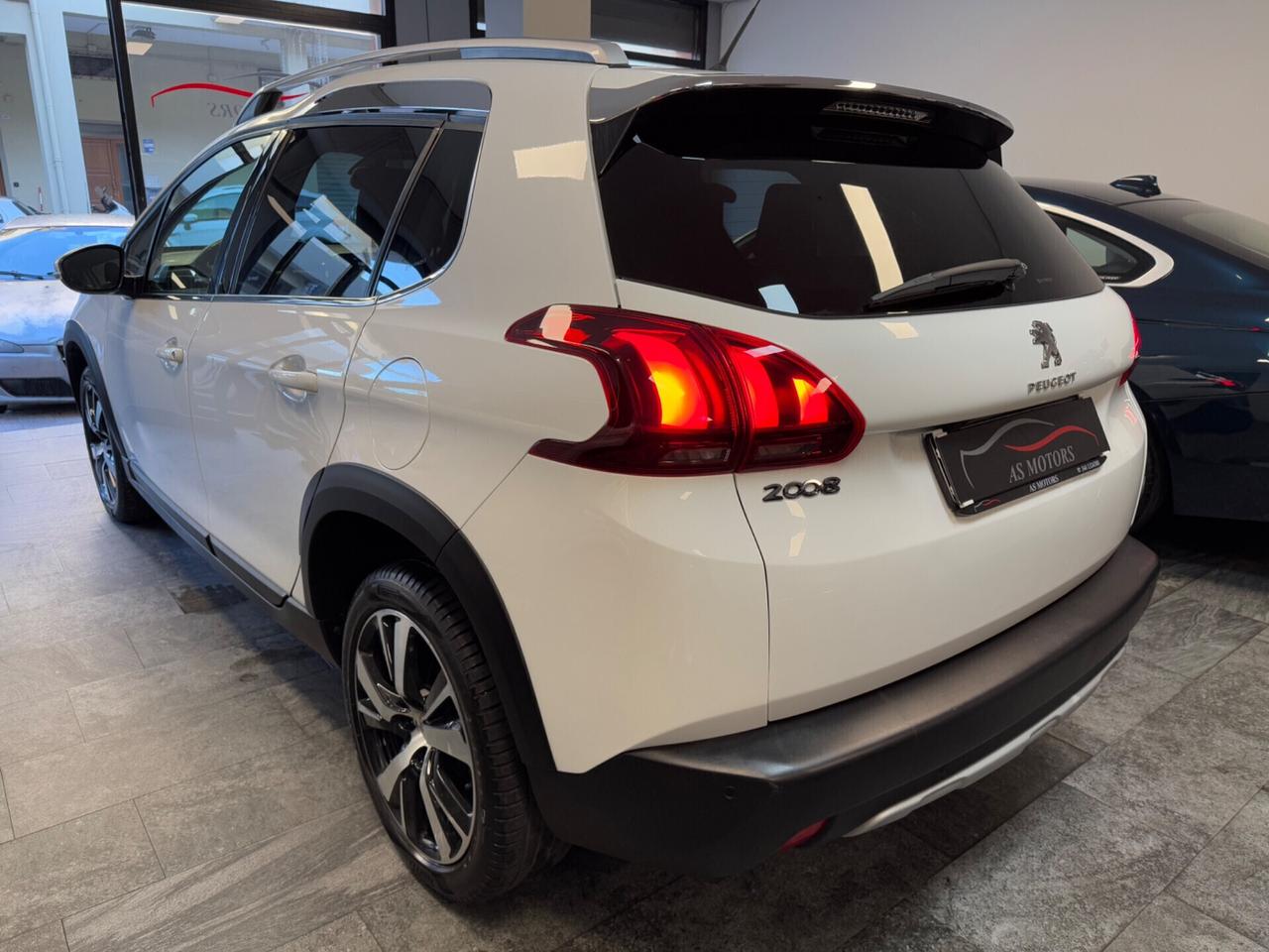 Peugeot 2008 BlueHDi 100 Allure