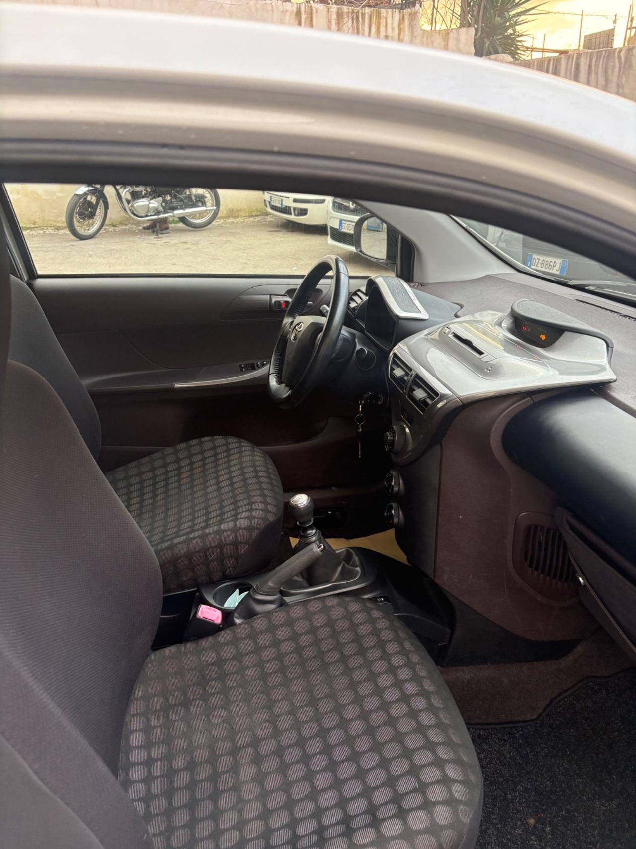 Toyota iQ 1.0 Multidrive