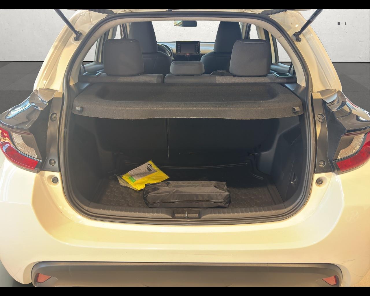 TOYOTA Yaris 4ª serie - Yaris 1.5 Hybrid 5 porte Business