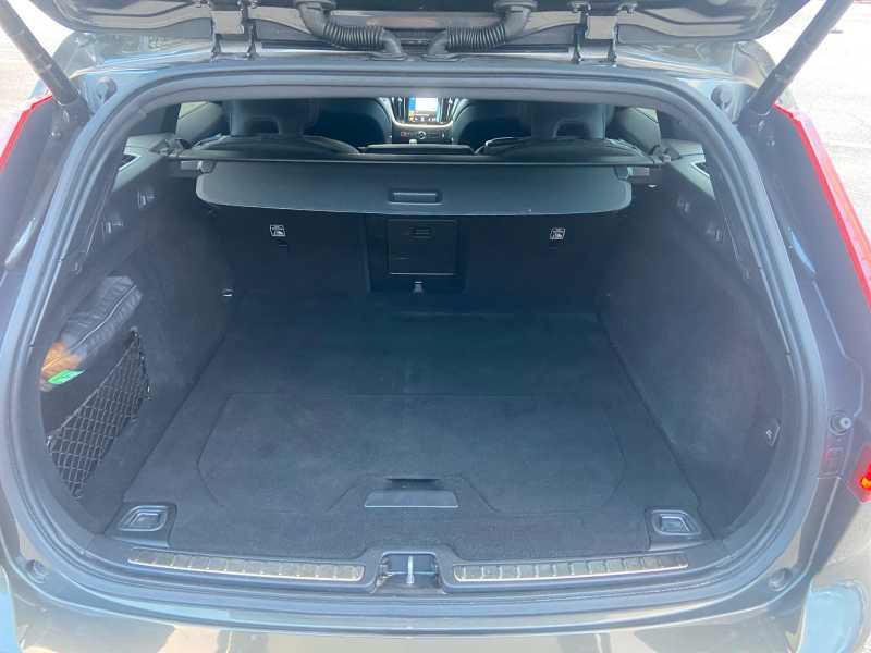 VOLVO V60 2.0 b4 MoMenTuM Business AuTo