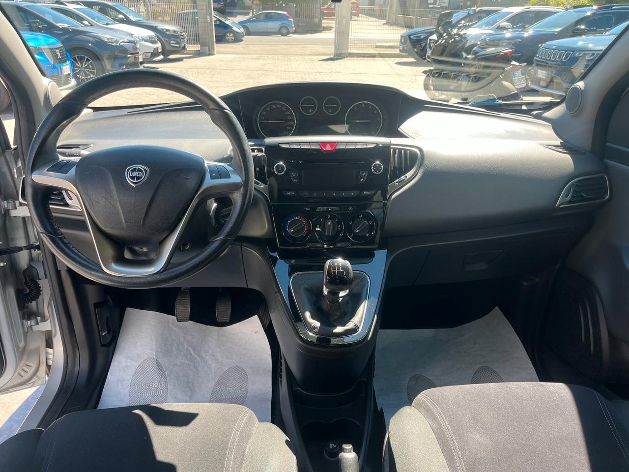 Lancia Ypsilon 1.2 69 CV 5 porte Gold