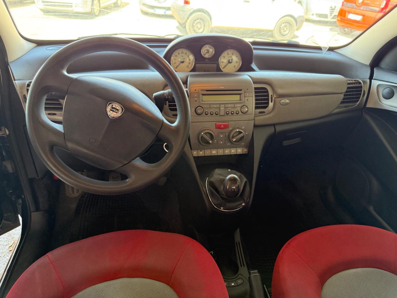 Lancia Ypsilon 1.2 benz Platino Neo patentati