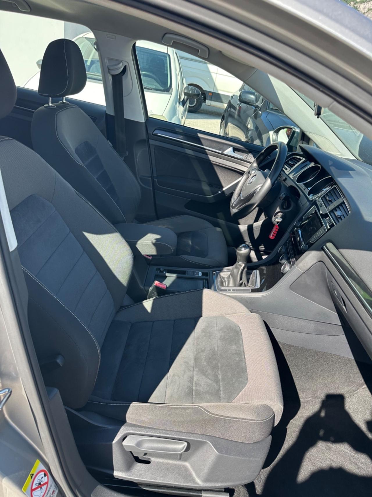 Volkswagen Golf 1.6 TDI Highline CON TETTUCCIO