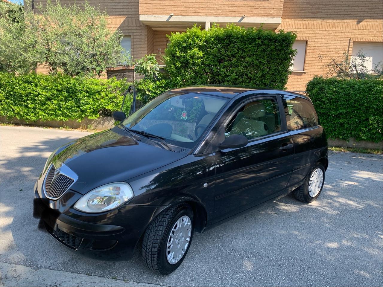 Lancia Ypsilon 1.2 Argento clima